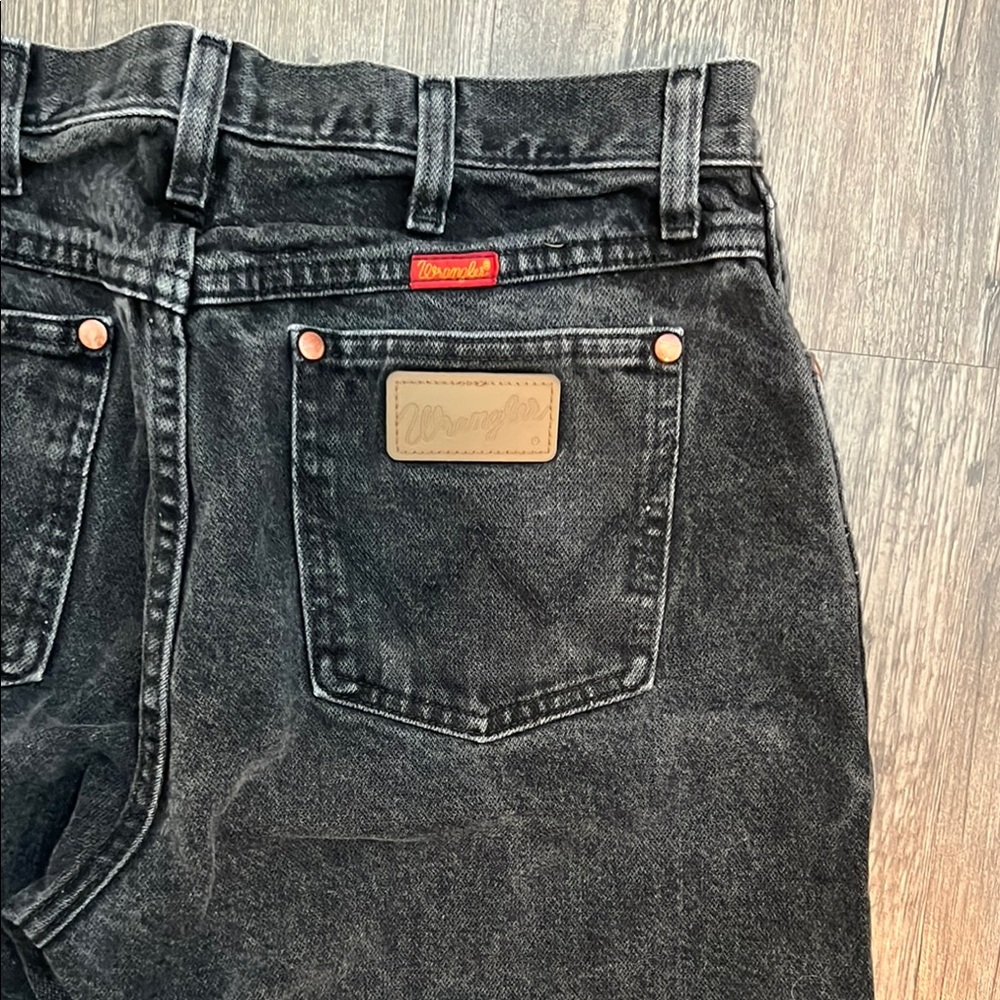 Wrangler Black Relaxed Jeans with Vintage-Inspired Style